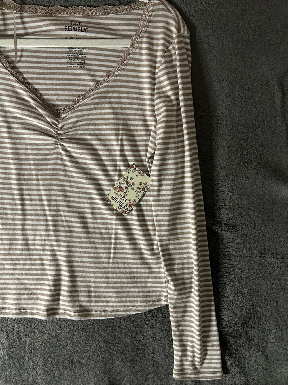 Pink Republic Taupe & White Striped V-Neck Long Sleeve Top - Picture 5 of 8